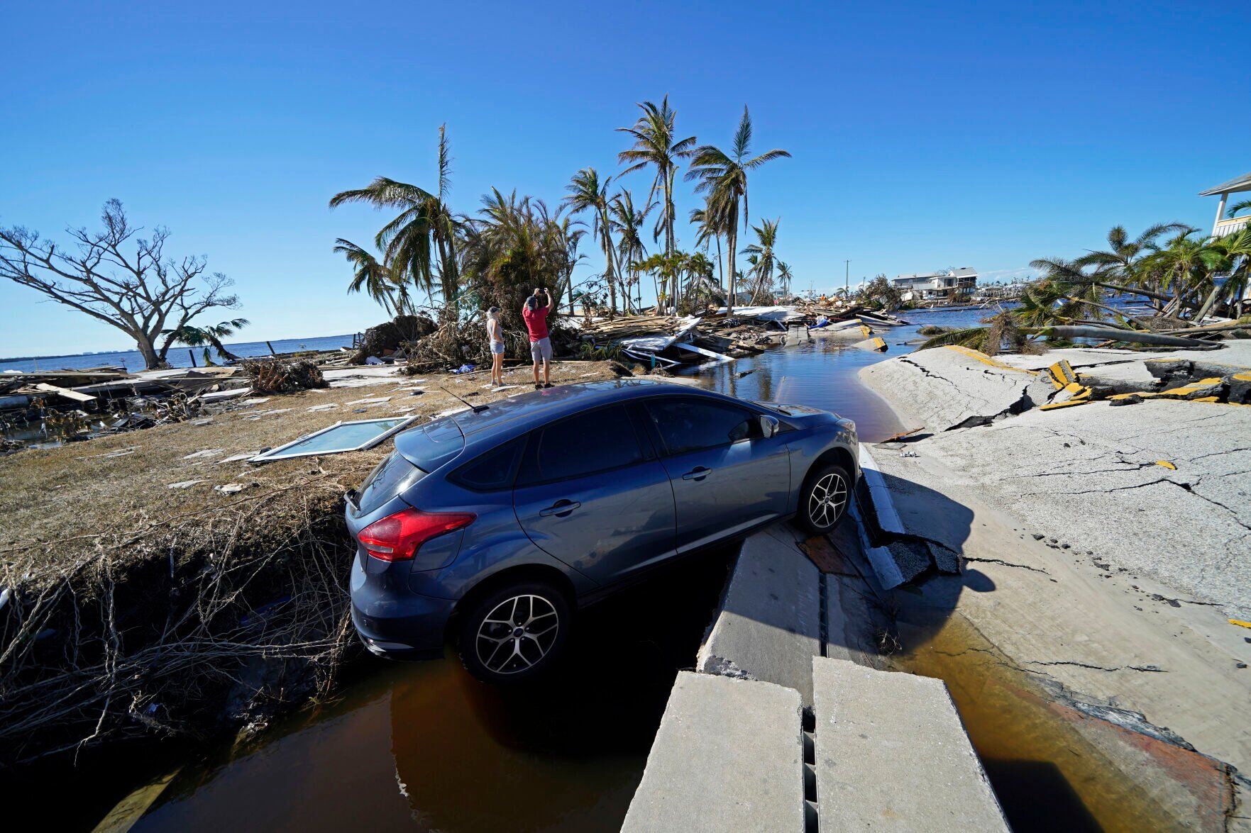 CORRECTION APTOPIX Tropical Weather Florida